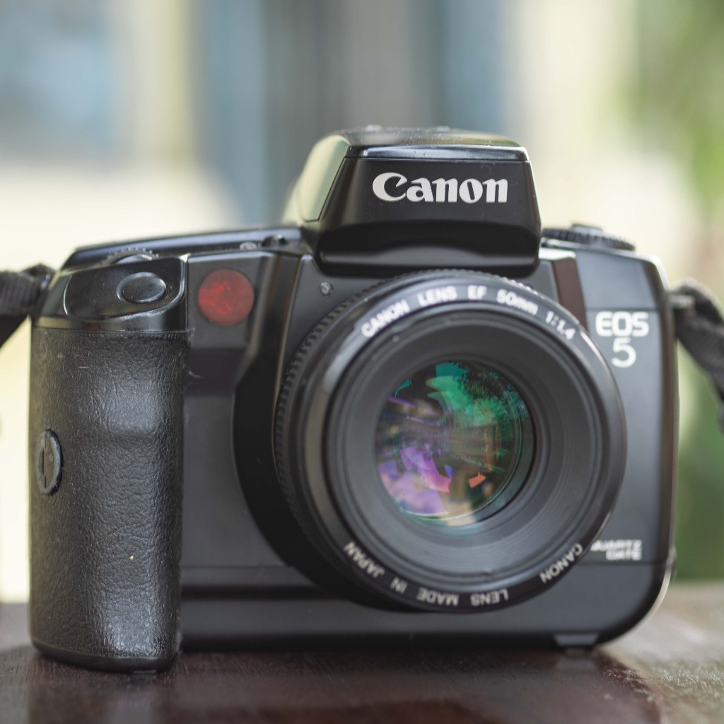 Canon EOS 5 – Canon EF 50mm f/1.4 [SLR/35mm]