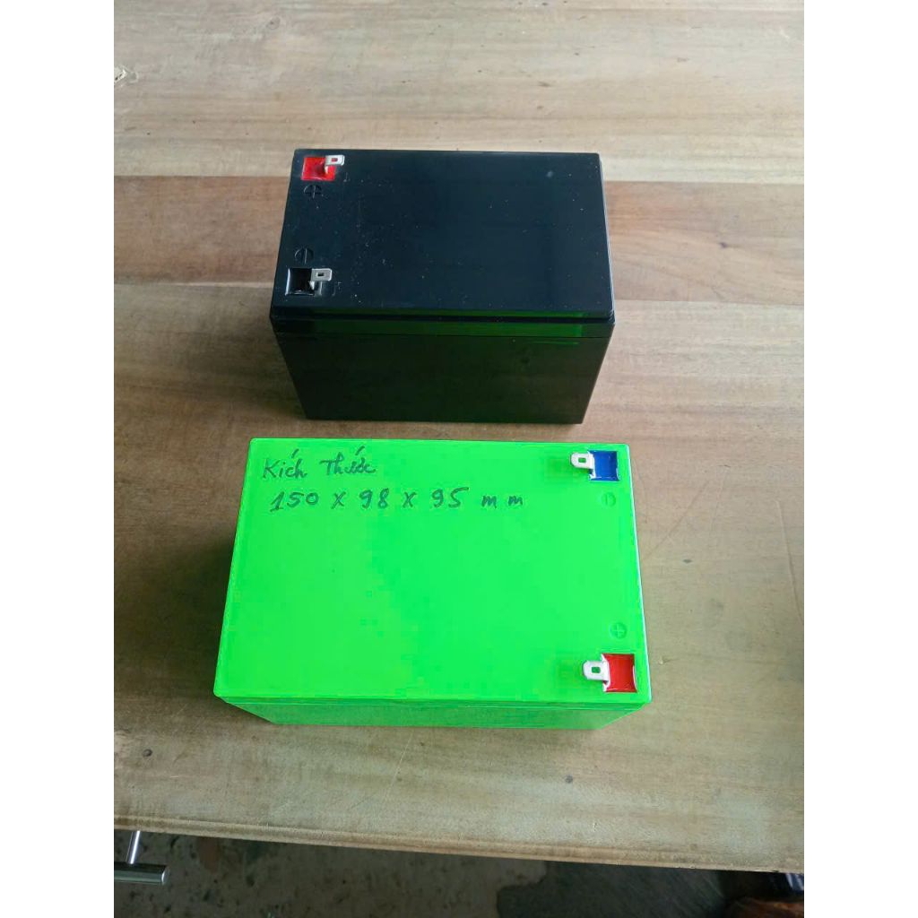 hộp nhựa chứa được 4 viên 32140, 33140