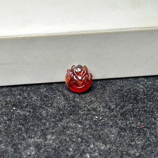 Hồ Ly Thạch Anh Tím, Garnet tự nhiên