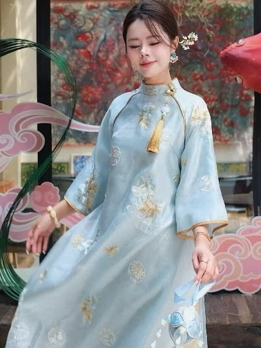 [Pass] Áo dài 4 tà Tuệ Hiền LINN Design