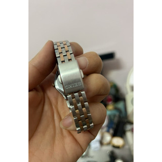 Đồng hồ nữ hiệu Seiko solar