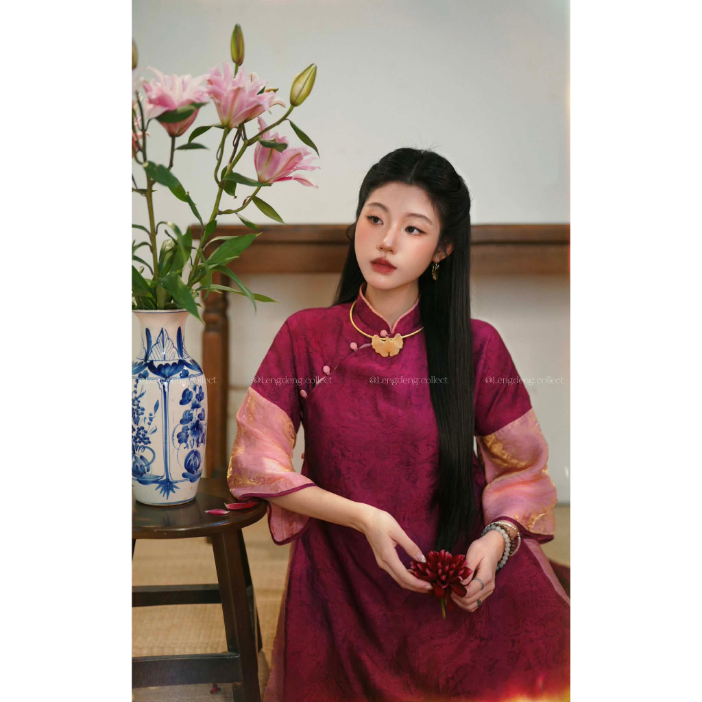 Áo Dài Bát Đàn - Lengdeng.Collect | Áo dài dáng suông cách tân màu hồng đậm phối hồng hoa chìm Lèng Dèng | BigBuy360 - bigbuy360.vn
