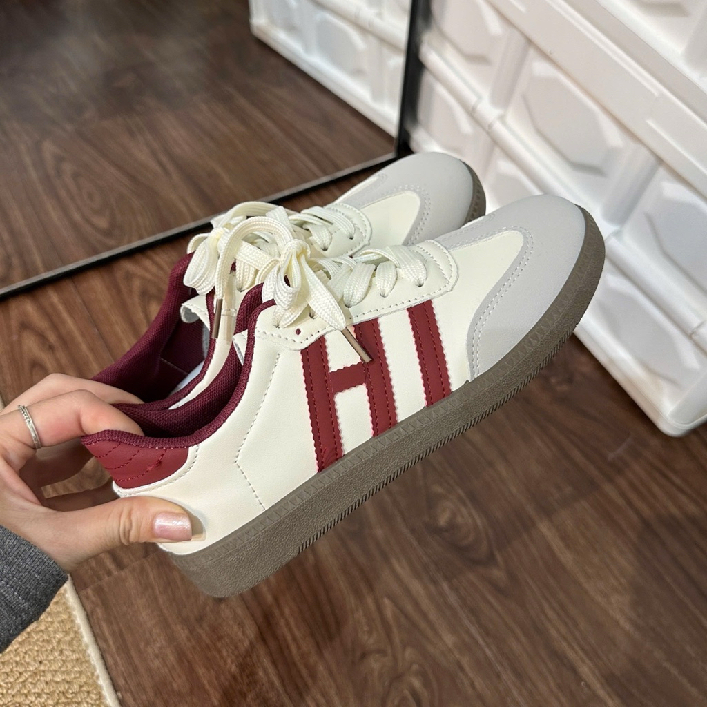 Giày Thể Thao Chữ Hi siêu xinh mới