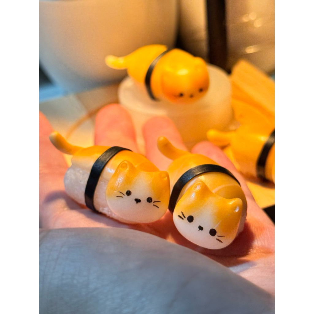 Móc khóa đất sét hình Mèo sushi Cá Hồi