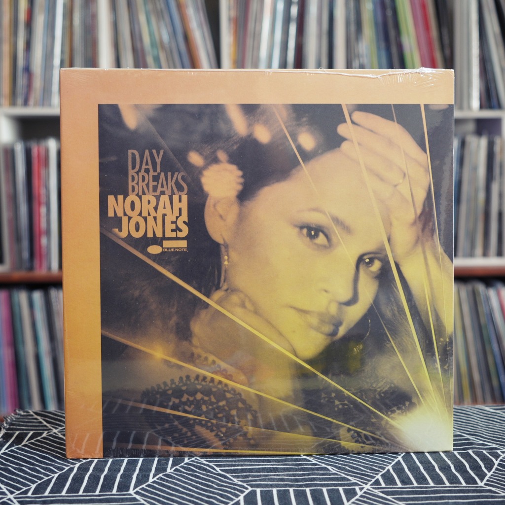 NORAH JONES Day Breaks Limited Edition Orange Vinyl đĩa than