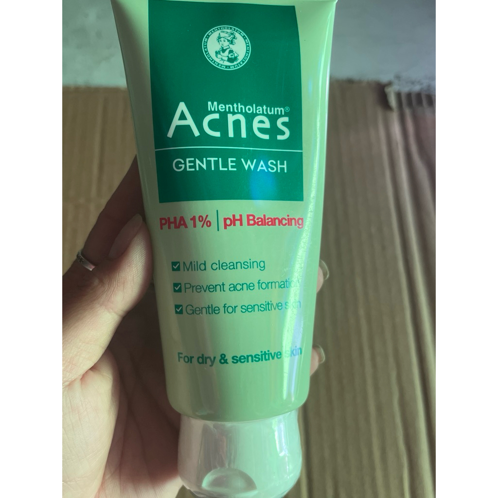 sữa rửa mặt  acnes ,