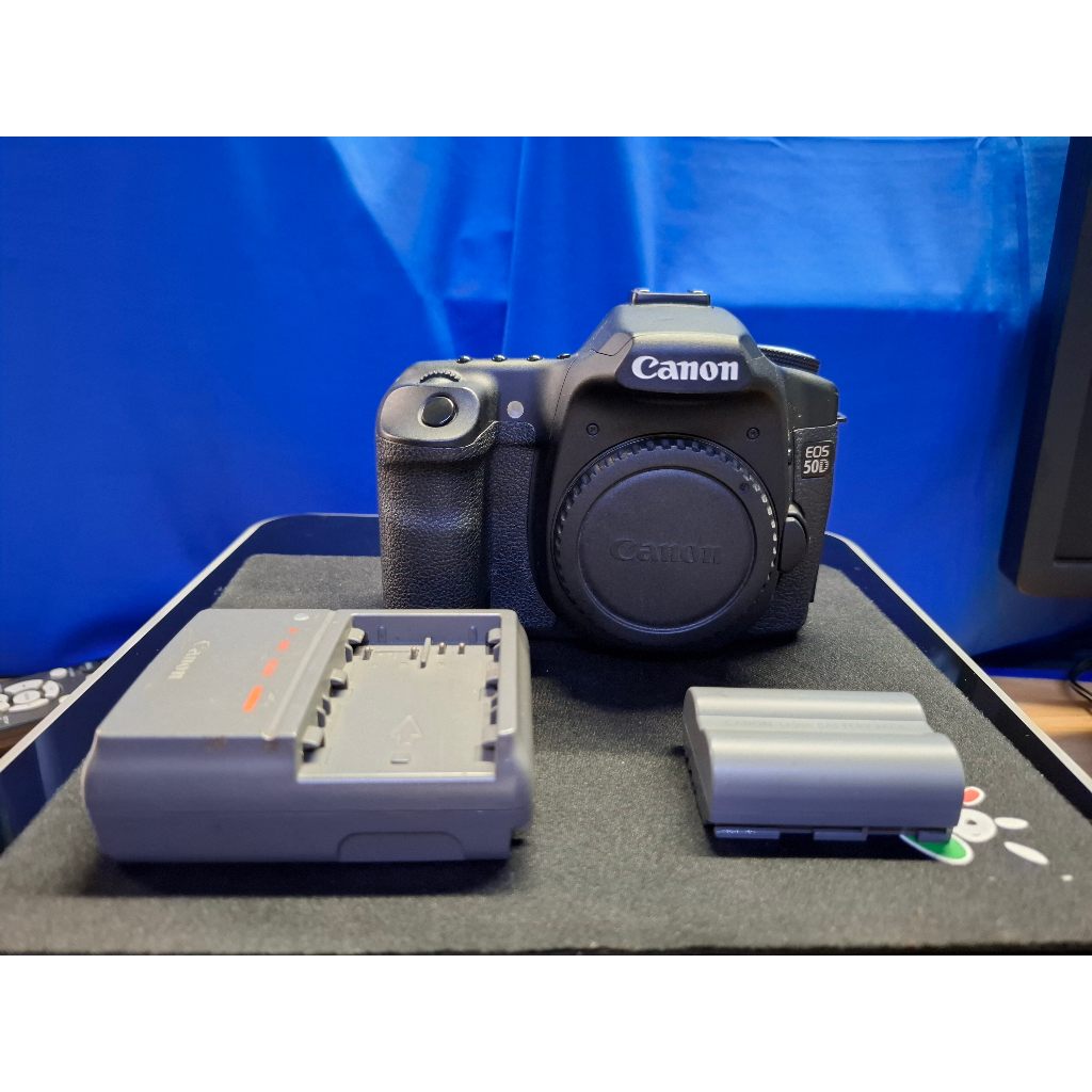Máy ảnh CANON EOS 50D, máy đẹp, hoạt động tốt.