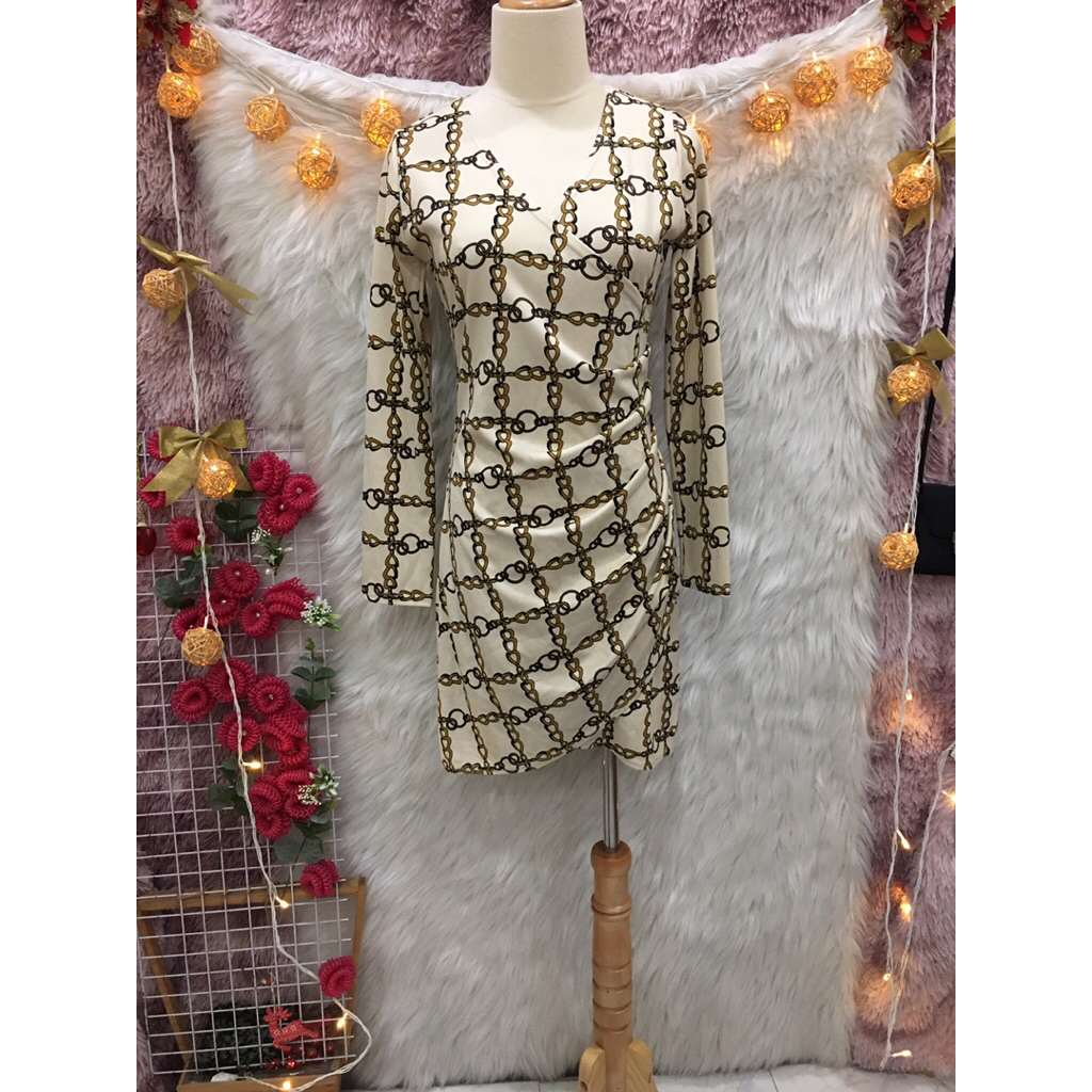 (Đ230)🌹Đẩm Body Cổ V Đắp - Eo Xếp Ly Tầng 2 hand-  Hiệu KKSMJANG OLI-Size S