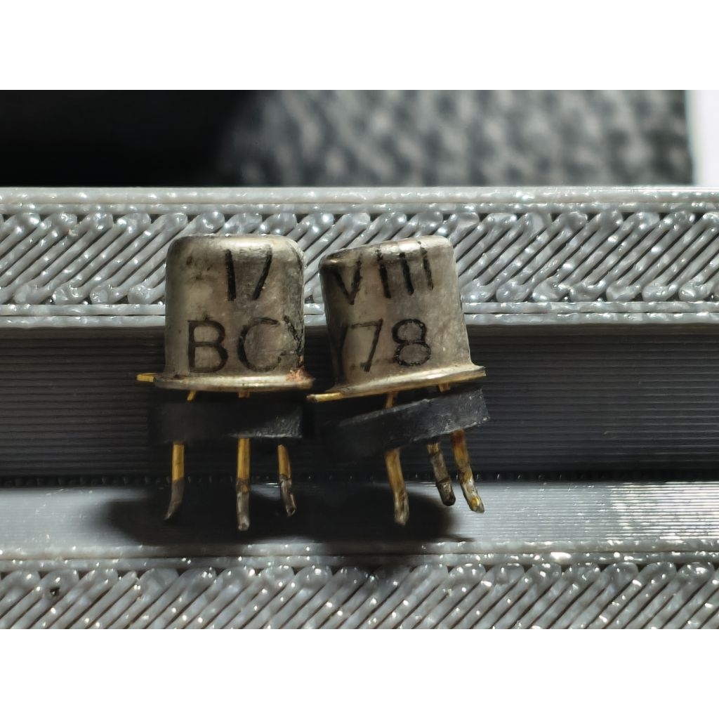 BCY78 PNP, BCY59 NPN transistor