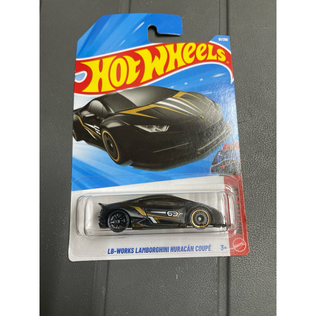Xe mô hình Hotwheels Basic Ferrari Ford Mustang