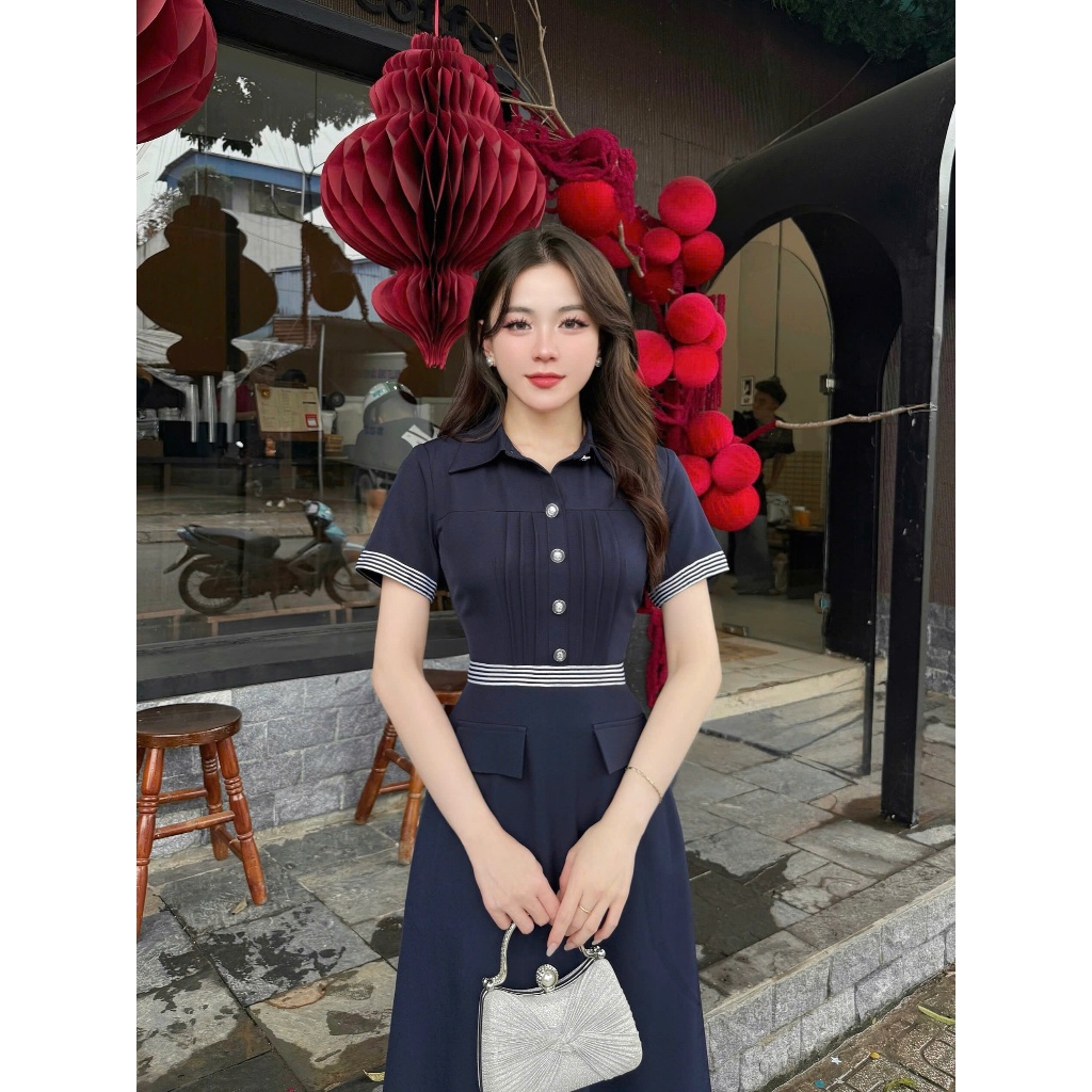 2VK222 - Váy Thiết Kế Eviici dành cho nữ, thiết cổ đức phối viền kẻ tạo điểm nhấn, dáng A dài