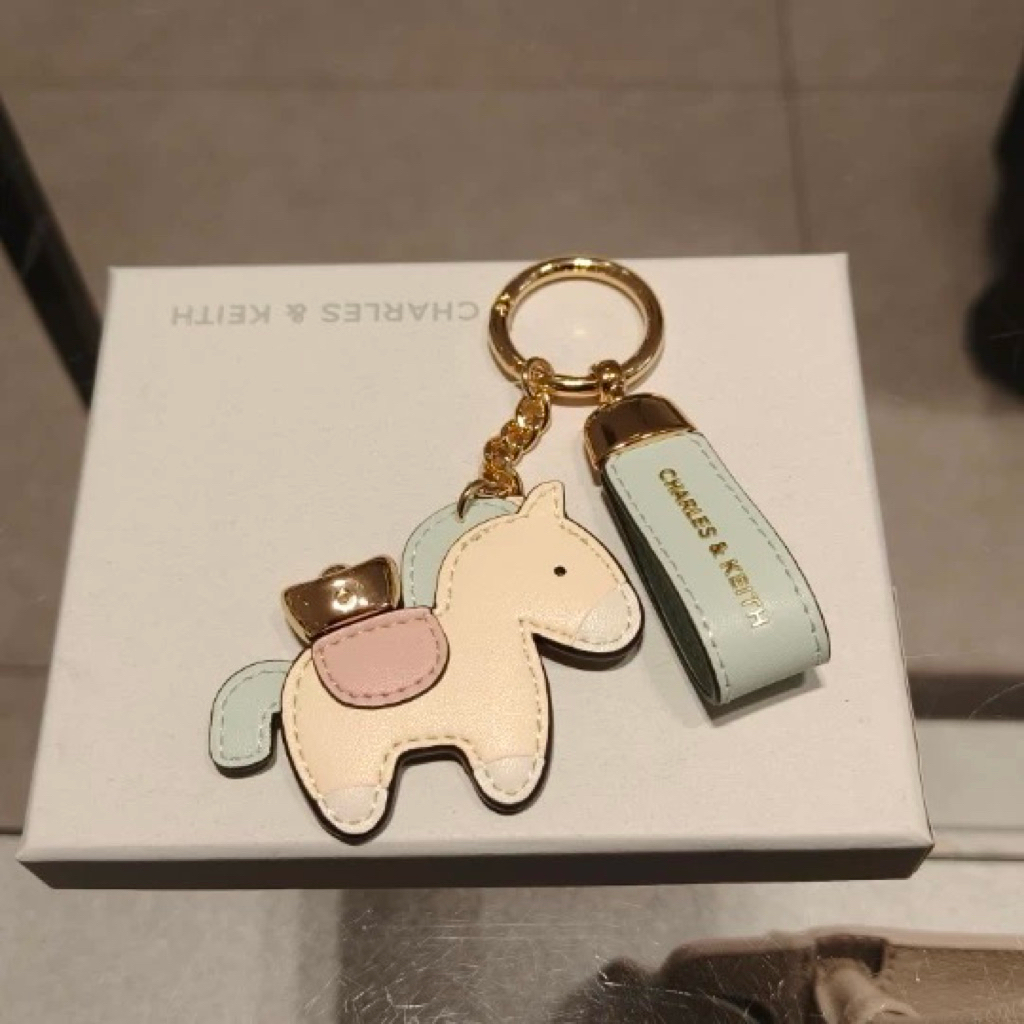 (Chính hãng) Móc khoá charm ngựa CNK