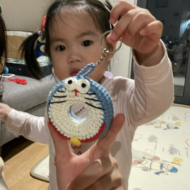 [Ảnh thật] Móc khoá bánh donut doraemon handmade bằng len thủ công