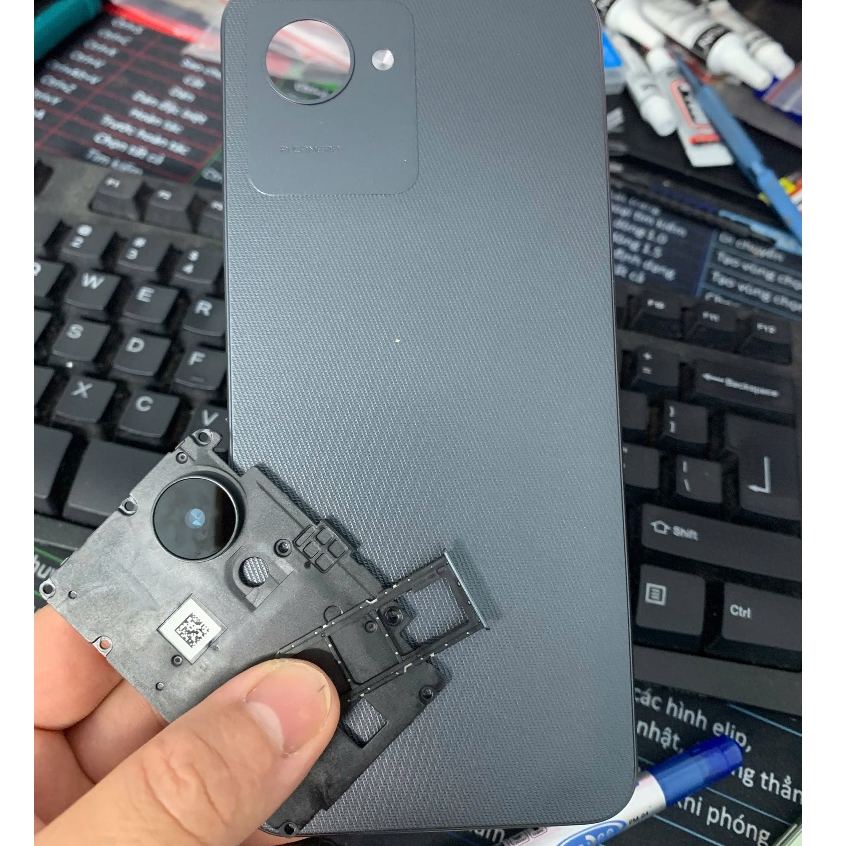 Lưng vỏ realme C30, gồm lưng vỏ, kính cam, phím bấm, khay sim