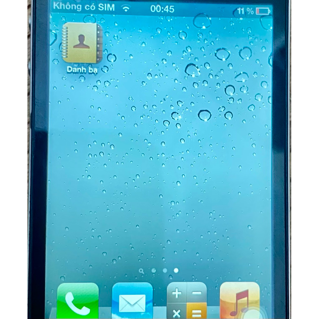 4G - 32gb lS0 5 bản hạ cấp chứ k phải bản gốc, dùng vẫn mượt, fuII chức năng fuII sjm, bin hơi kém, 