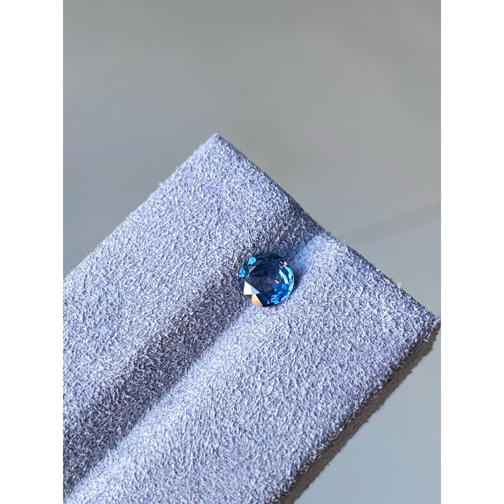 Spinel xanh