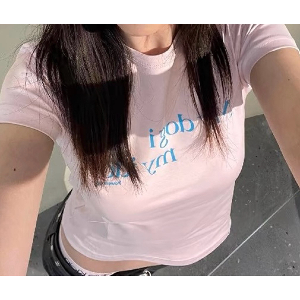 Pass áo baby tee hồng tôn dáng