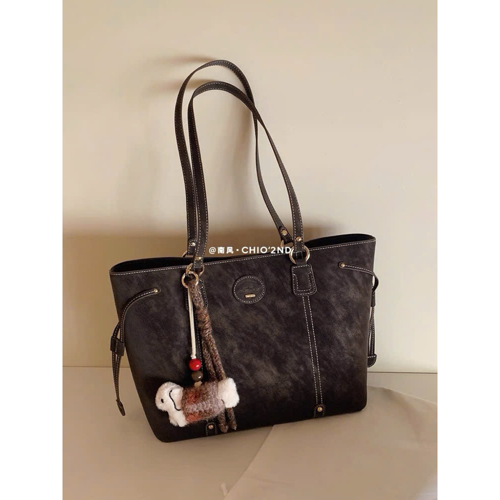 Túi CHIOOOO DA LỘN Bigsize Tặng Charm Cún Trắng