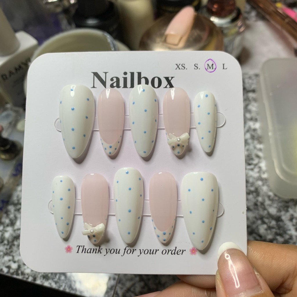 ( Chấm bi xanh) NailBox Huỳnh Thơ _ Nail Trắng Mix Thạch chấm bi đính nơ siêu dễ thương