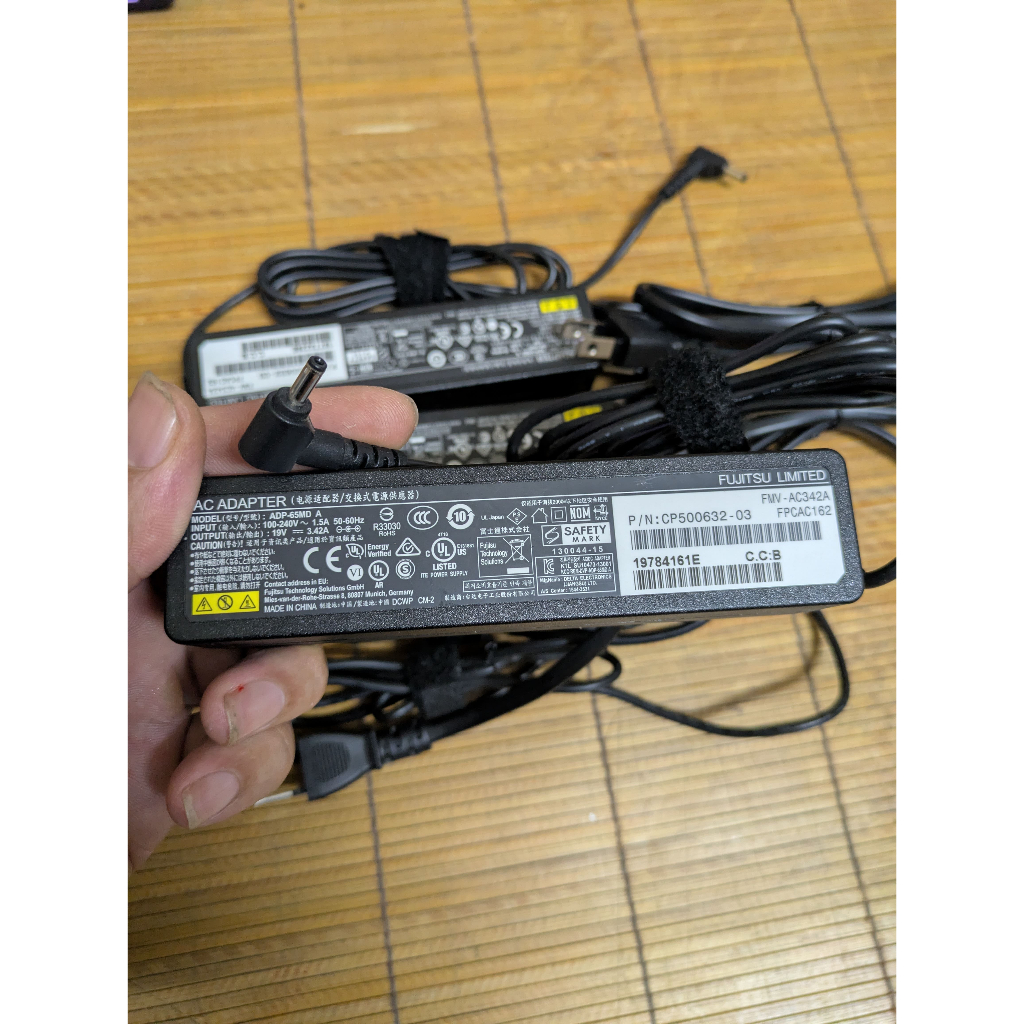 Sạc Fujitsu hàng zin bóc máy nhật Q738 Q739 Q737 Q616