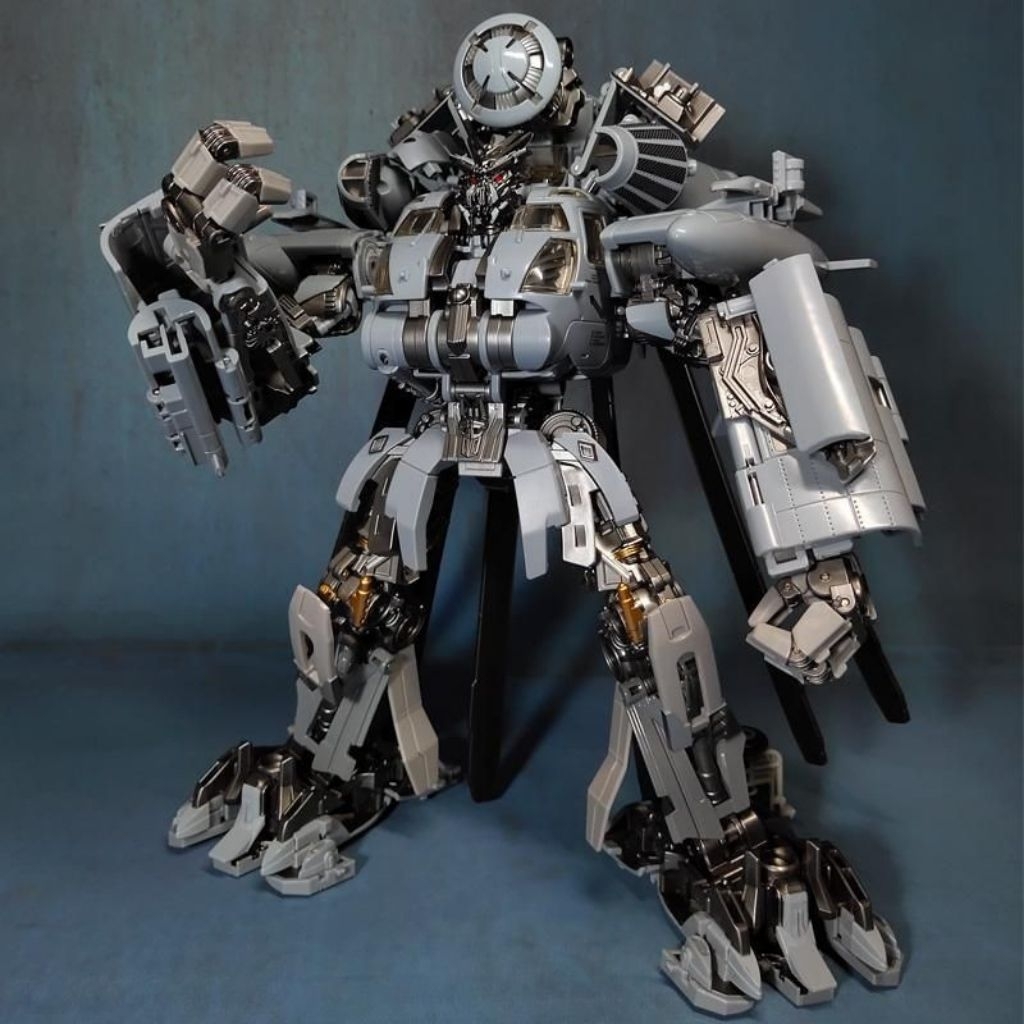 Mô hình W8086 Blackout (M05 weijiang)