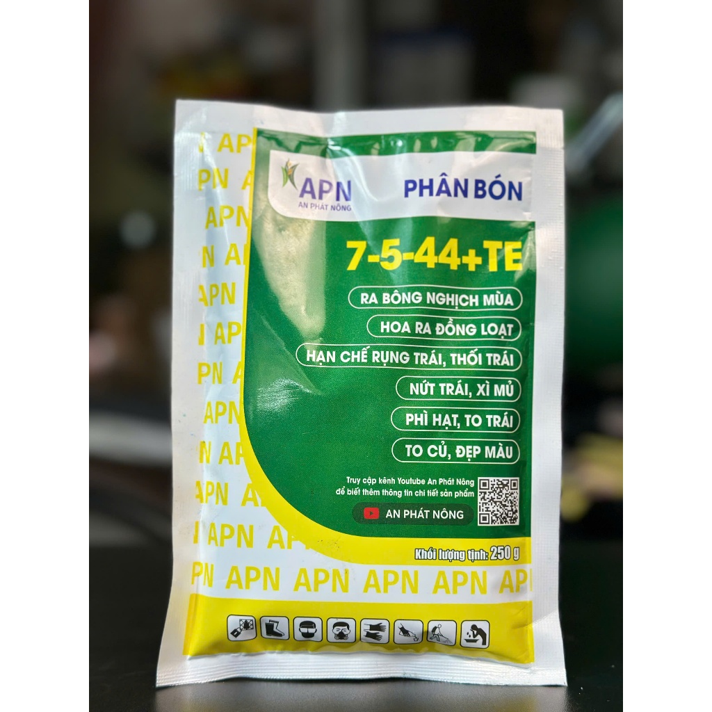 PHÂN BÓN LÁ NPK 7-5-44+TE CTY APN GÓI 250G