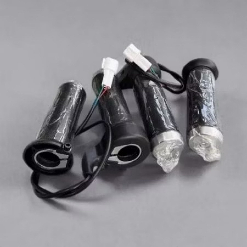 1đôi tay ga yadea tay ga xe điện yadea xmen Neo x5 tay ga xe điện x5( phù hợp với yadea)