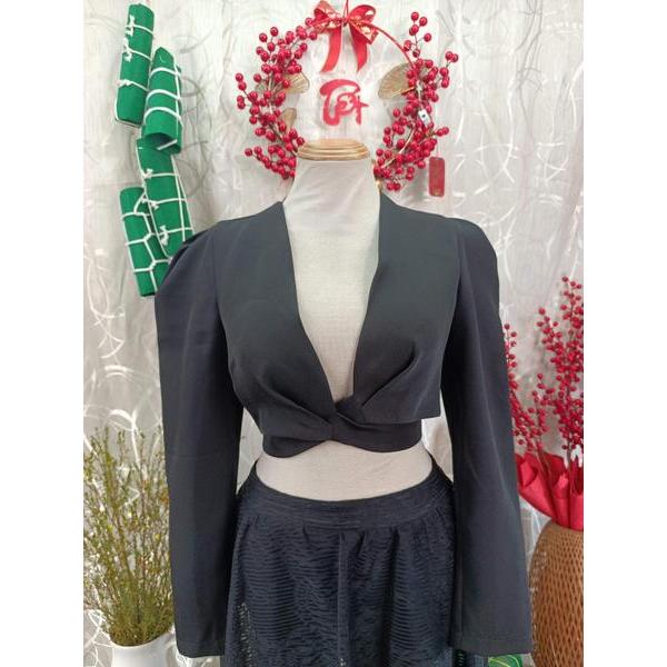 MOMENT HOUSE thanh lý - Áo kiểu crop tay dài dây cbuộc chéo bymo - SIZE M