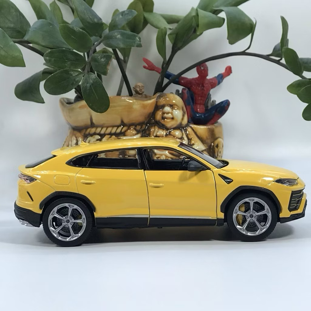 Mô hình xe ô tô Lamborghini Urus tỷ lệ 1:24 kim loại nguyên khối