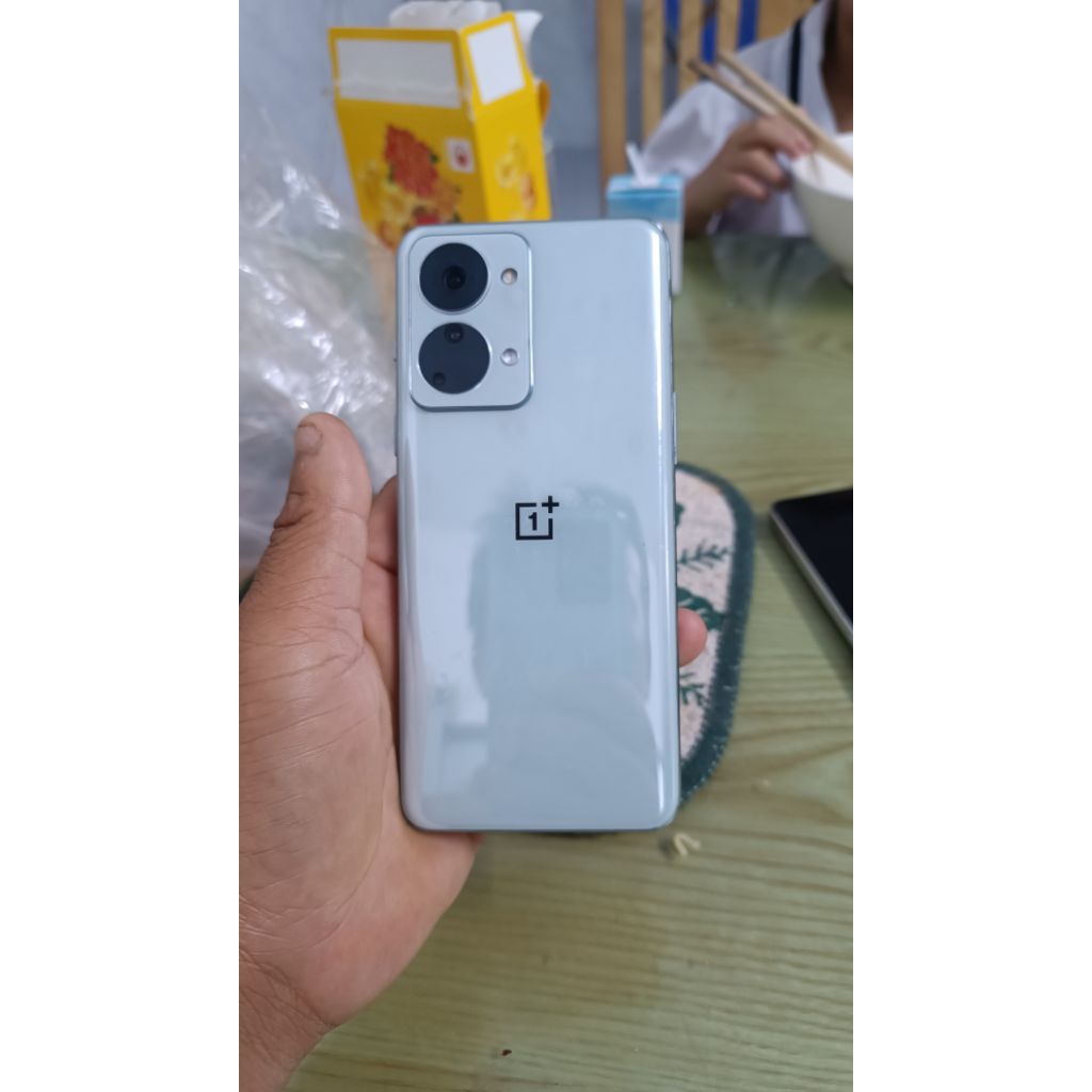 Điện thoại oneplus nord 2t 8/128gb thay màn lcd chíp dime 1300 cũ rẻ như xác