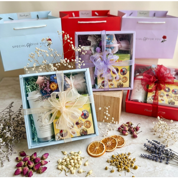 Set Quà Tặng 8/3 Sức Khoẻ An Lành Ngày Quốc Tế Phụ Nữ An Lành Từ Trà Thảo Mộc và Hoa Khô
