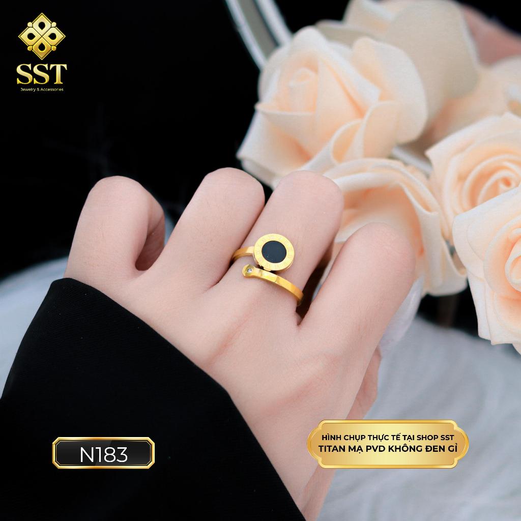 Nhẫn Freesize Titan SST Khắc Số La Mã Mặt Đen Sang Trọng Mạ PVD Vàng 18K N183