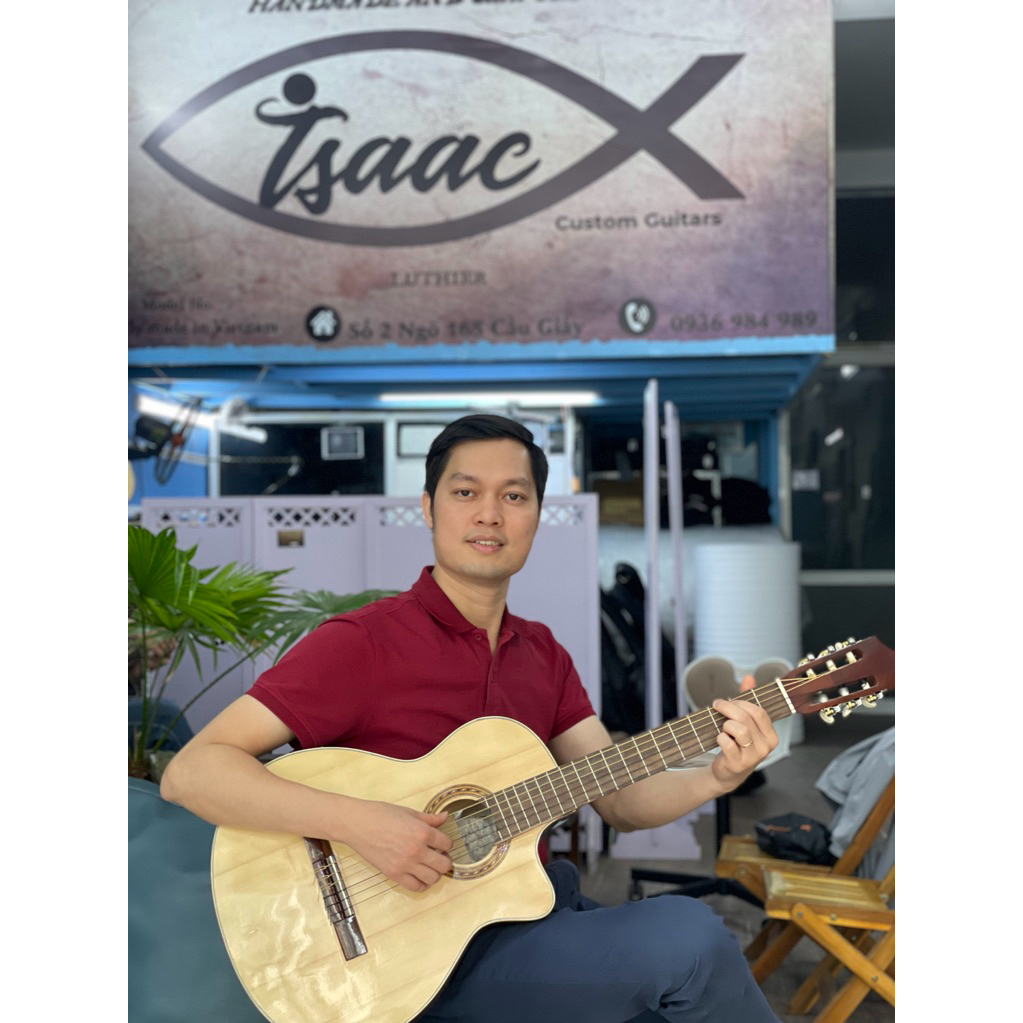 Guitar classic Việt Nam. Top solid. Guitar classic dáng khuyết.