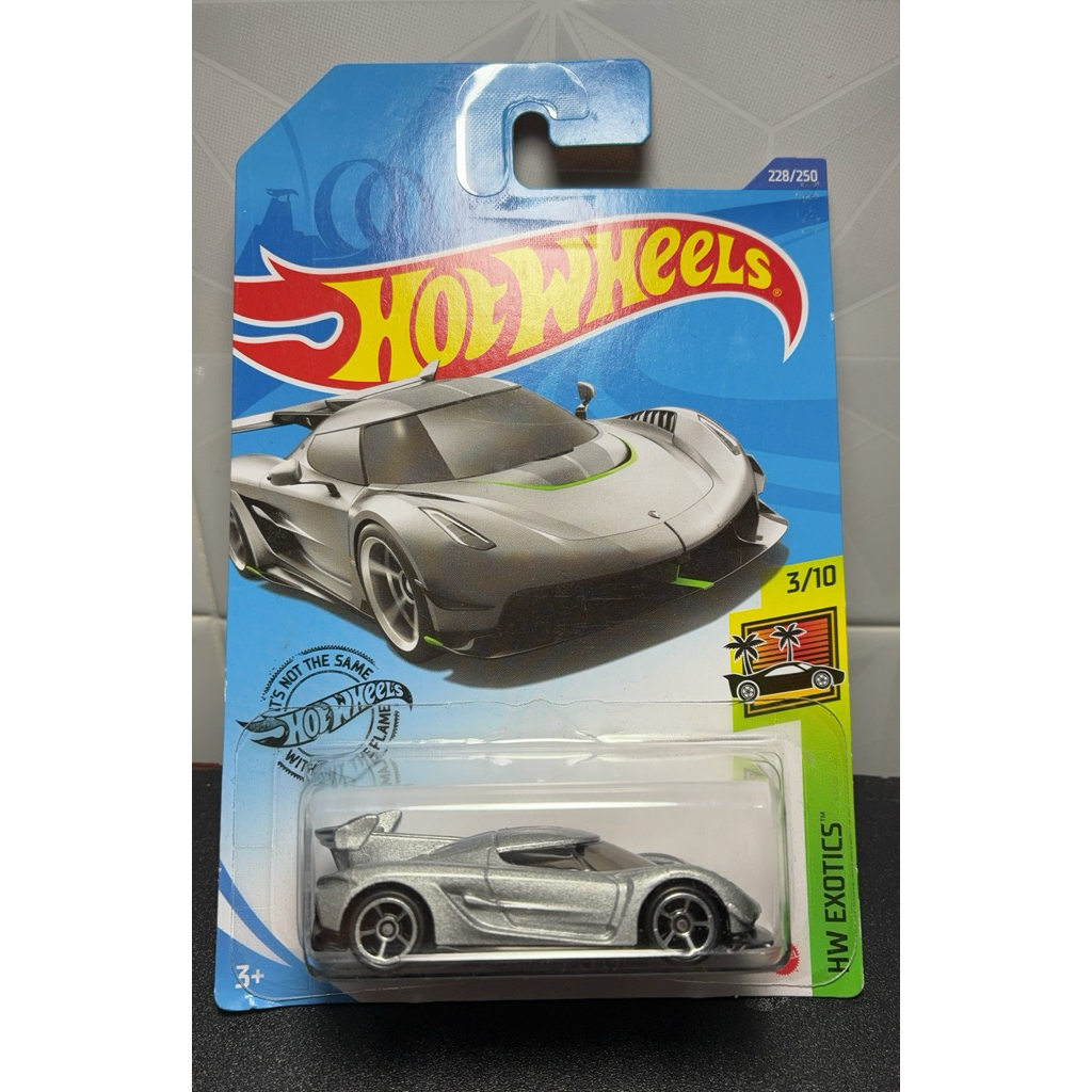 Mô hình xe HotWheels- 2020 KOENIGSEGG JESKO (tỉ lệ 1:64) card Mỹ