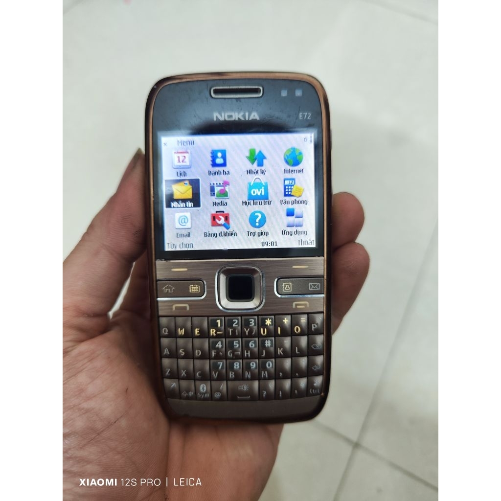 Xác máy nokia E72
