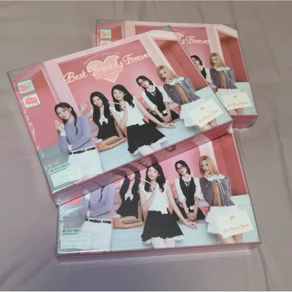ITZY 2026 SEASON'S GREETINGS [Best Friends Forever] ITZY MESSENGER