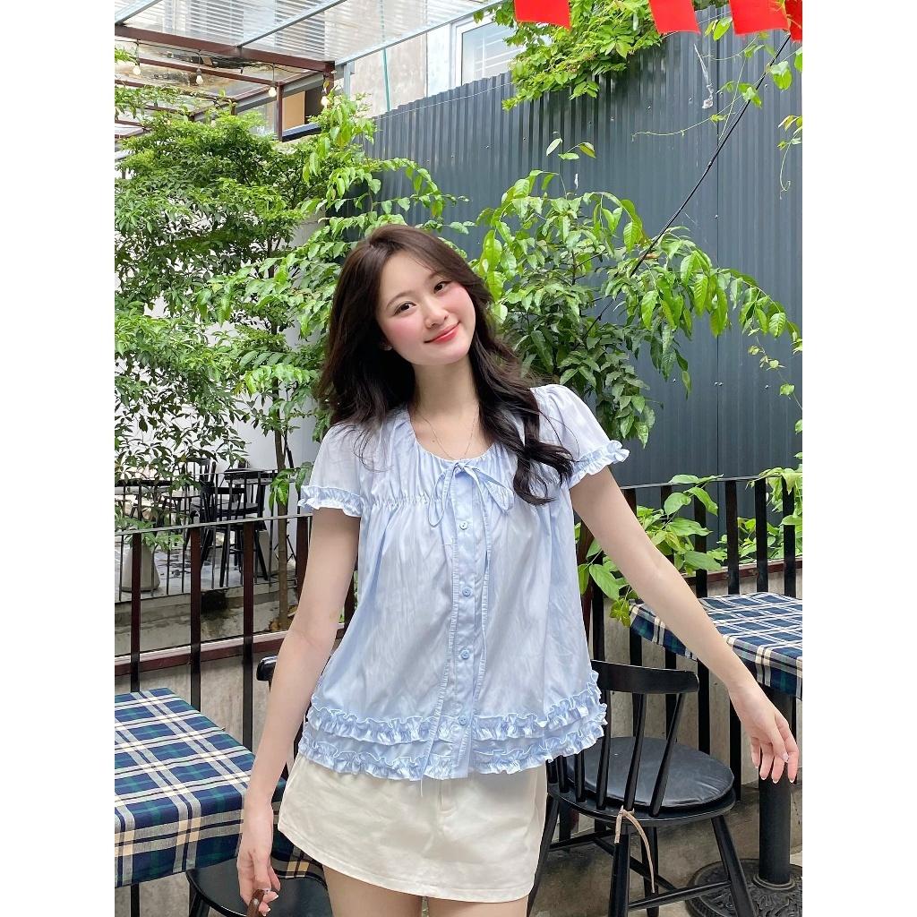 Áo Viền Bèo Chun Ngực Cúc Dọc Cổ Nơ Gió Hàn - Áo Kiểu Thiết Kế Tiểu Thư 2026 | BigBuy360 - bigbuy360.vn
