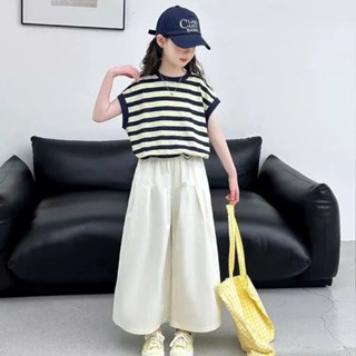 Sét bộ quần áo lỡ ống xuông dành cho bé gái, làm bằng chất liệu vải mềm, cho bé từ 20-50 kg ( TS )