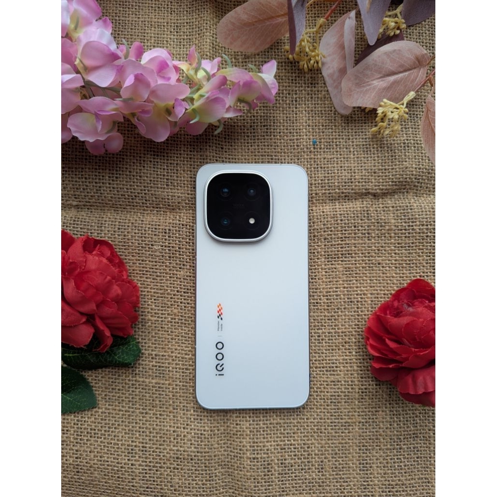 Điện thoại Vivo IQOO 15 (Snapdragon 8 Elite Gen 5 - 7000mAh) likenew giá rẻ