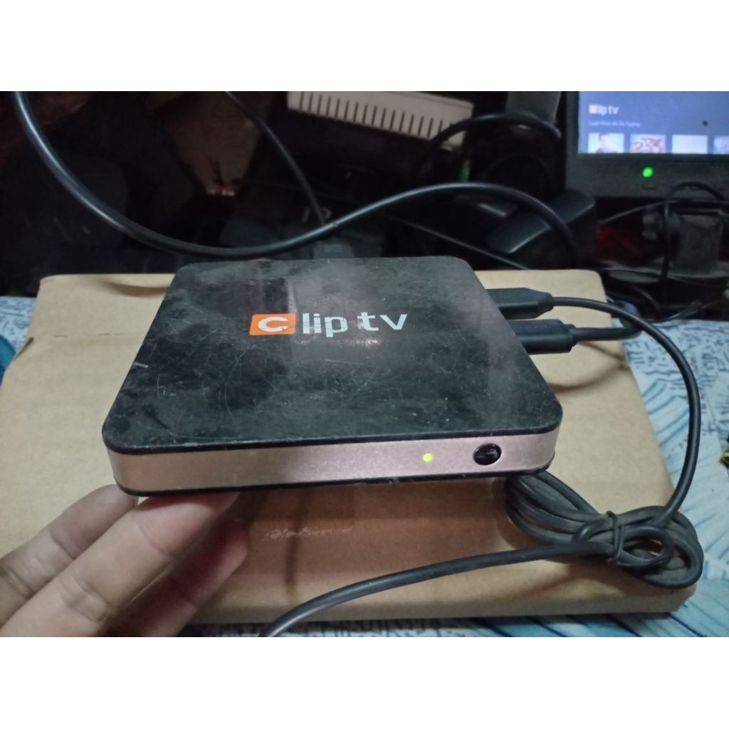 (không phụ kiện) Clip TV Box model IV3012A7, chạy rom gốc