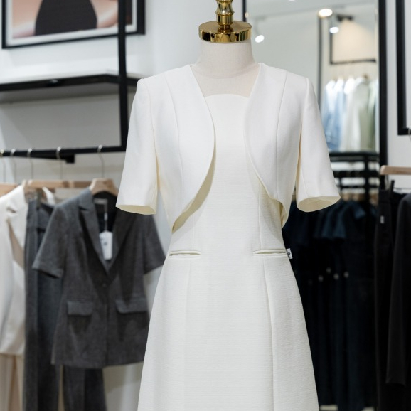 Áo vest dáng ngắn tay lỡ 30 thiết kế cao cấp nhà Laeem,LV1D24030