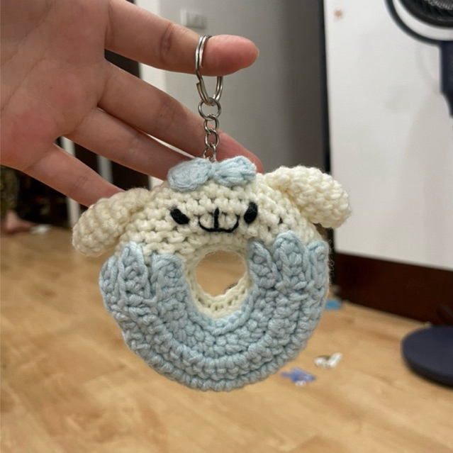 [Ảnh thật] Móc khoá donut cinnamoroll handmade bằng len thủ công