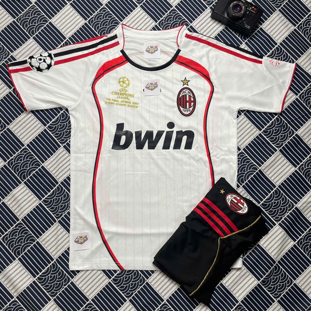 BỘ QUẦN ÁO BÓNG ĐÁ CLB RETRO AC MILAN MÙA  2007  - VẢI THÁI, CHUẨN MẪU THI ĐẤU