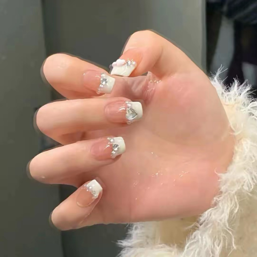 Nailbox sang chảnh nhẹ nhàng đính đá lấp lánh 10 móng thủ công mã k76