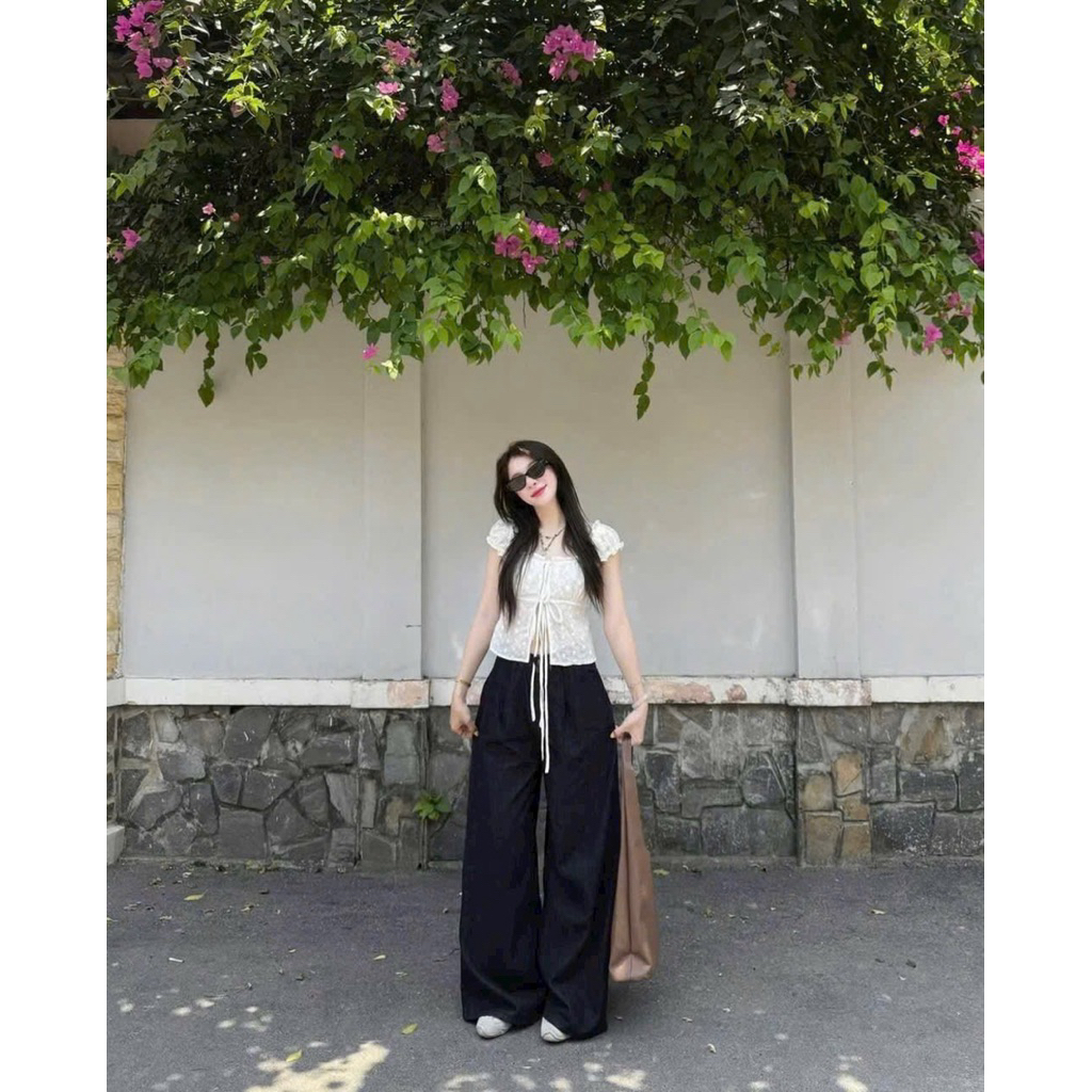 ( Sam’s Clothing ) Set áo peplum trắng xô thêu nơ + Quần suông jean