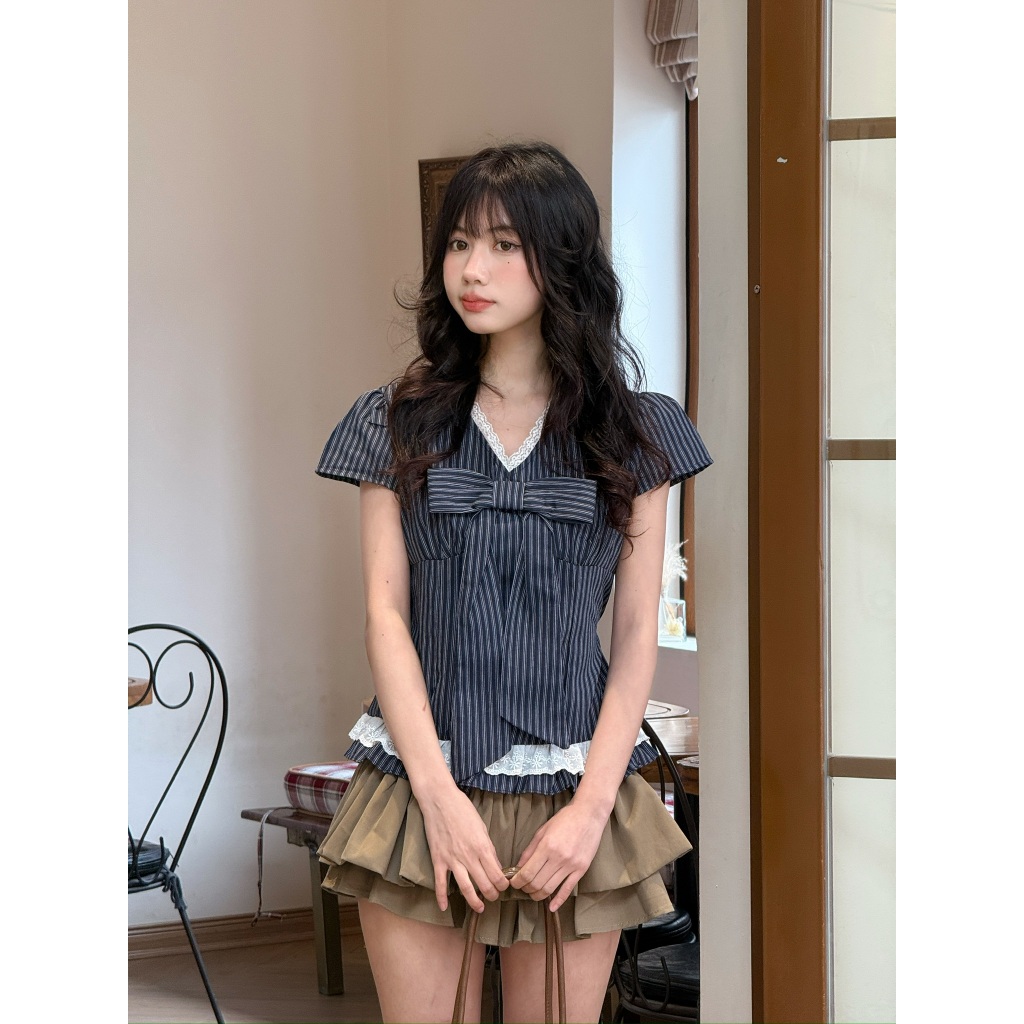 Áo sơ mi nơ kẻ sọc cổ tim phối ren kèm xinh xắn, Áo kiểu bèo gấu dễ thương thời trang - 29feb.closet - A560 | BigBuy360 - bigbuy360.vn