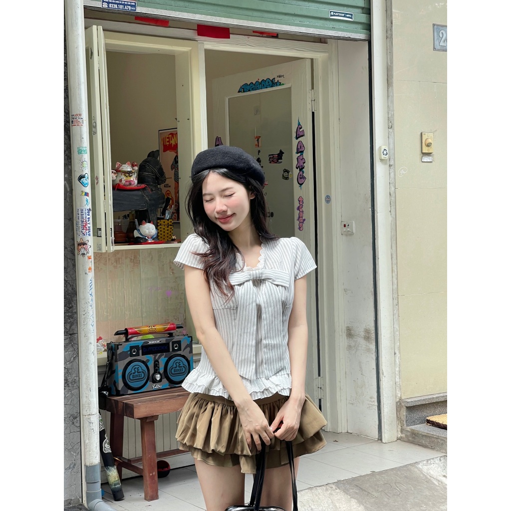 Áo sơ mi nơ kẻ sọc cổ tim phối ren kèm xinh xắn, Áo kiểu bèo gấu dễ thương thời trang - 29feb.closet - A560 | BigBuy360 - bigbuy360.vn