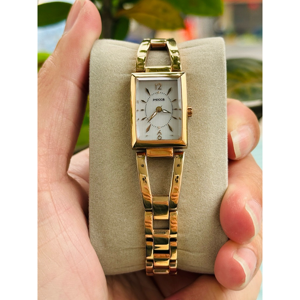 Đồng hồ Tank Nữ Citizen Wicca pin năng lượng, mặt trắng nhũ vàng toàn thân siêu siêu mới