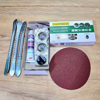 Bộ Dụng Cụ 3 Món Vá Ruột Xe Đạp Gồm 1 hộp 36 miếng vá có tuýp keo + 3 cây nại + 1 miếng nhám