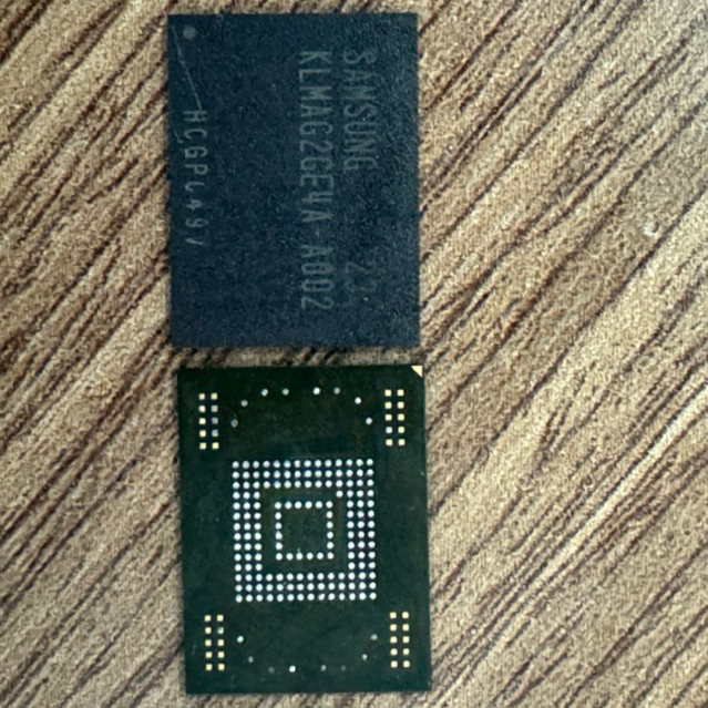 EMMC 16gb: KLMAG2GE4A